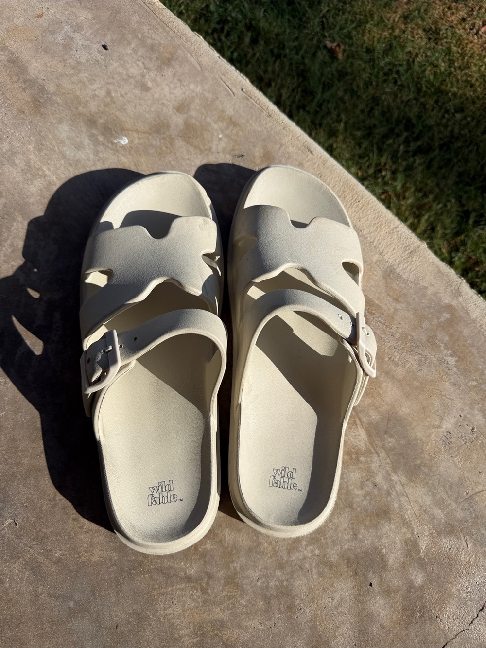 wild fable Cream Buckle Slide Sandals